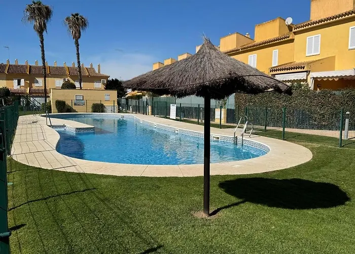 Casa Coqueta Con Jardin