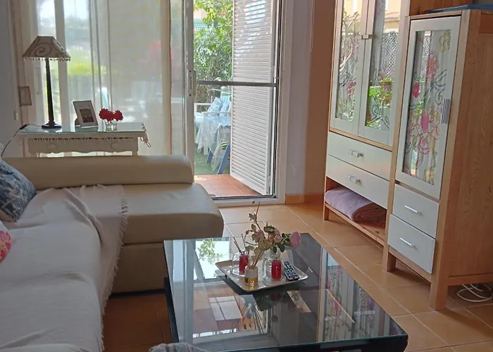 Casa Coqueta Con Jardin